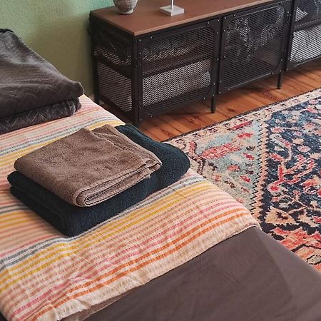 Stylish 2-Room Apartment With Balcony Next To East Side Gallery 베를린 외부 사진