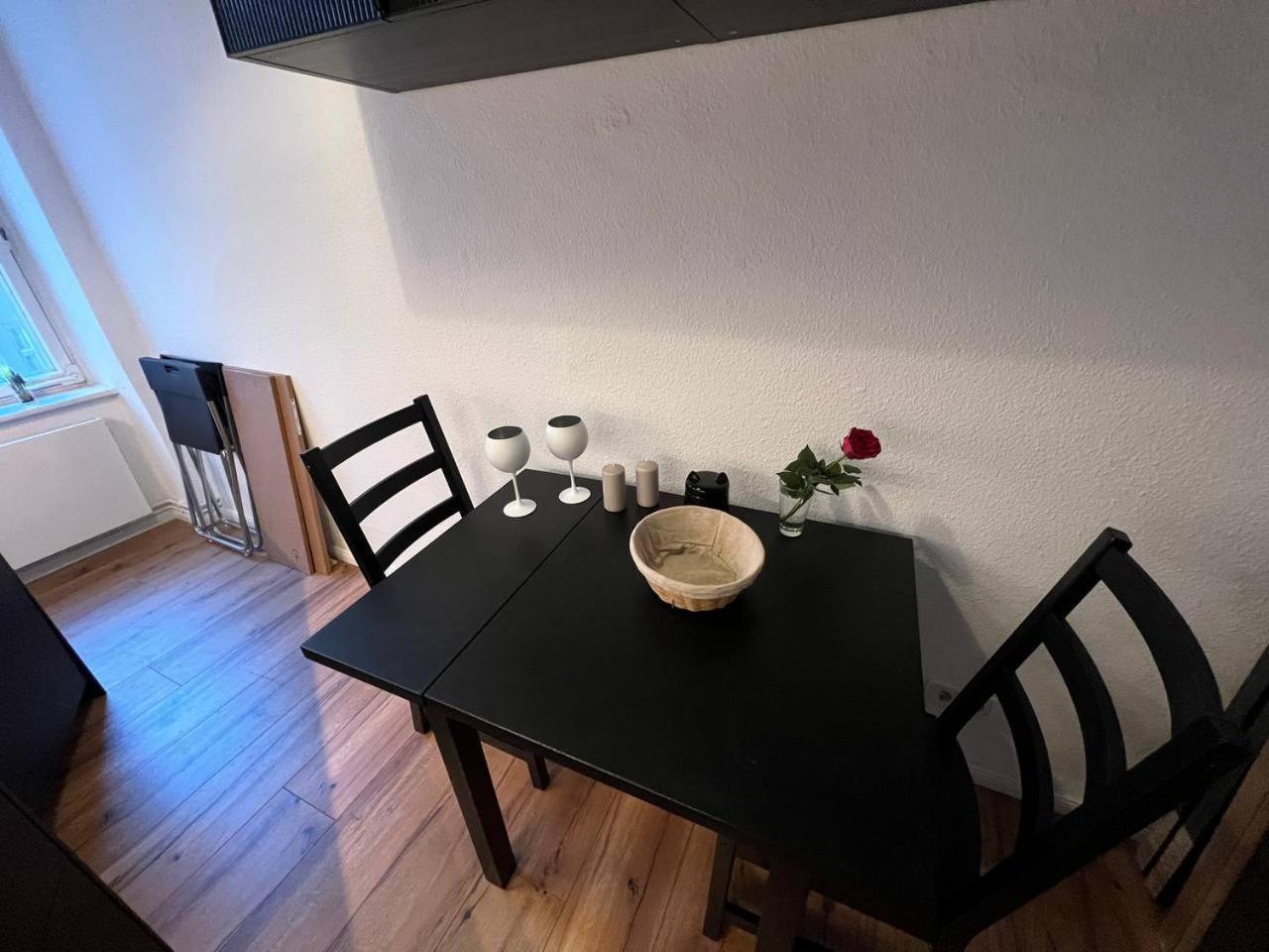 Stylish 2-Room Apartment With Balcony Next To East Side Gallery 베를린 외부 사진
