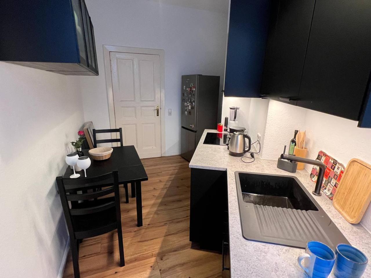 Stylish 2-Room Apartment With Balcony Next To East Side Gallery 베를린 외부 사진