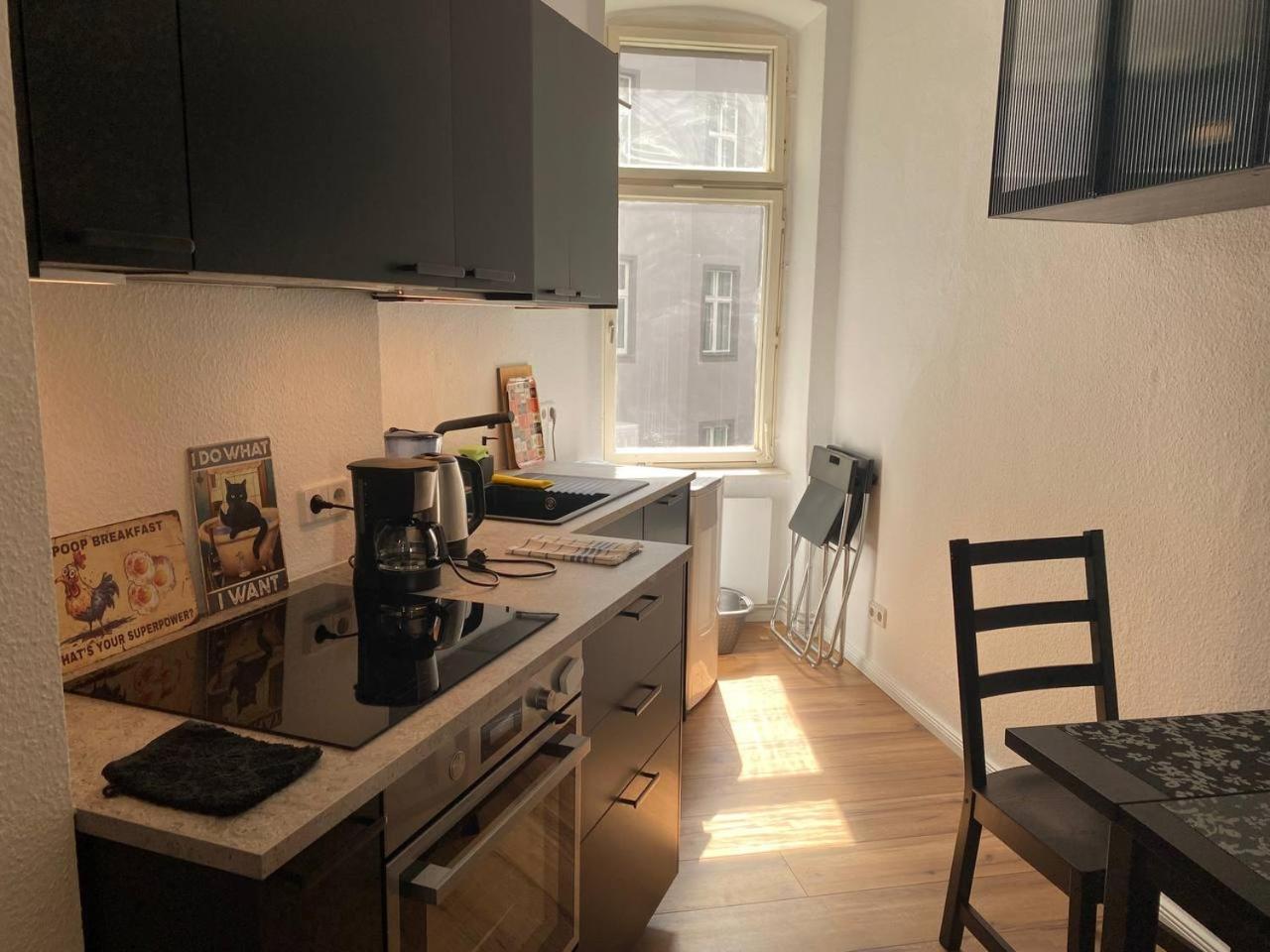 Stylish 2-Room Apartment With Balcony Next To East Side Gallery 베를린 외부 사진